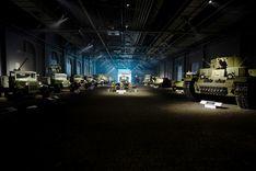 Изображение "Parade Formation" exhibition center